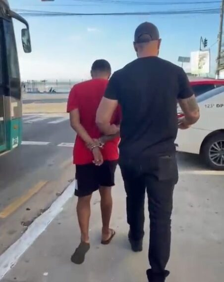 Homem é detido com buchas de maconha prontas para comercialização em Macaé