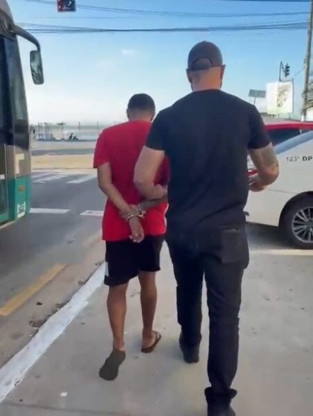 Homem é detido com buchas de maconha prontas para comercialização em Macaé