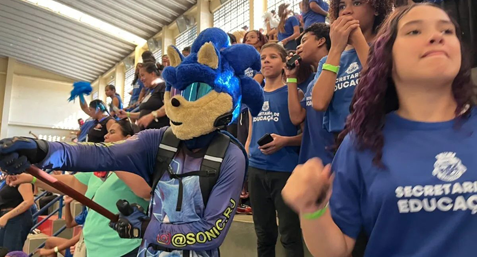 Alô torcida! Jogos estudantis têm início com futsal e vitória da Evaldo Salles