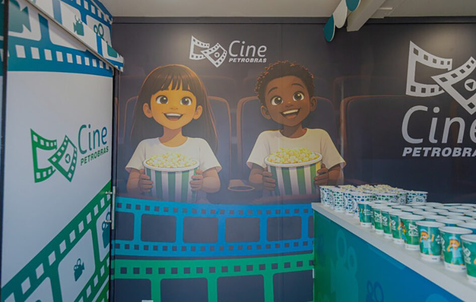 Projeto Cine Petrobras estaciona na Praça Victorino Carriço com exibição de filmes infantis