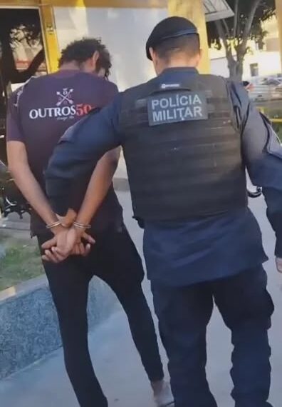 Tecnologia ajuda policiais na prisão de homem com mandado em aberto no Algodoal, em Cabo Frio