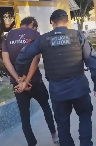 Tecnologia ajuda policiais na prisão de homem com mandado em aberto no Algodoal, em Cabo Frio