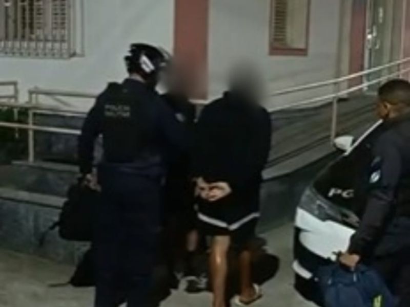 Jovens de 18 e 15 anos são detidos em Saquarema por envolvimento com o tráfico