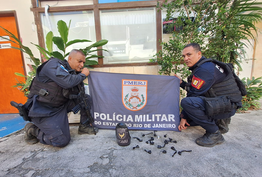 Correu, pulou telhado, mas acabou preso em Arraial
