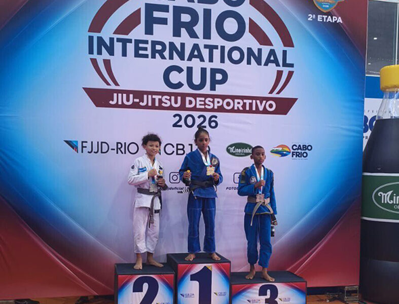 Jovens de Cabo Frio fazem bonito e dominam campeonato de jiu-jitsu