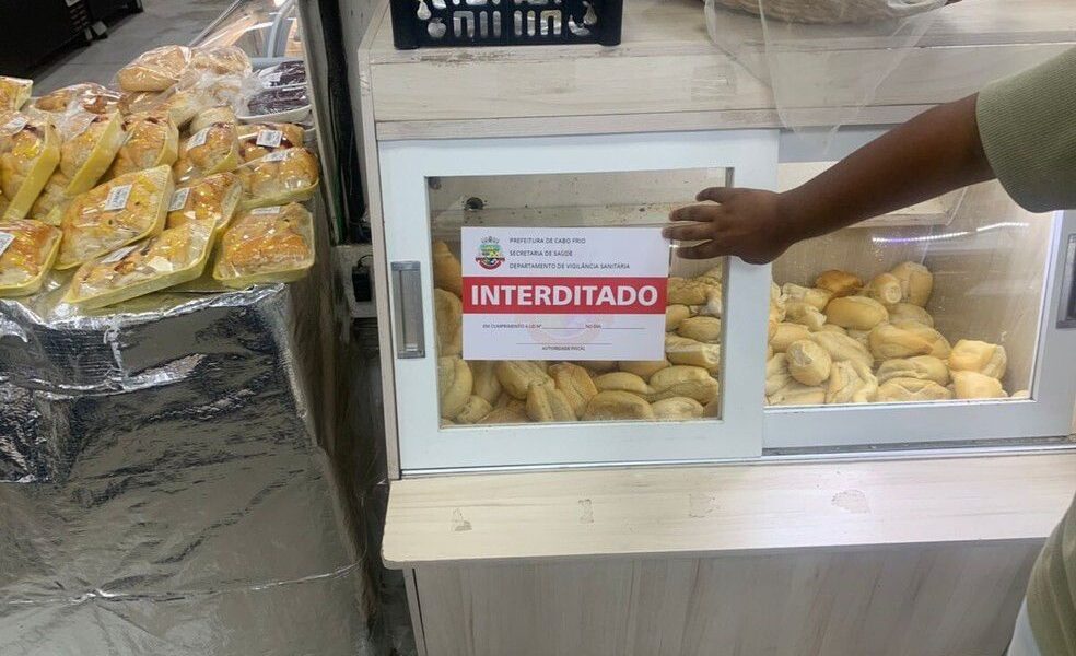 Vigilância aperta o cerco e cobra limpeza de mercado em Cabo Frio