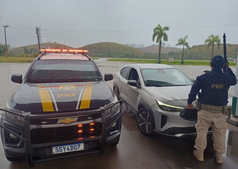 Homem é preso pela Polícia Federal em Casimiro por dirigir carro roubado no Rio em 2025