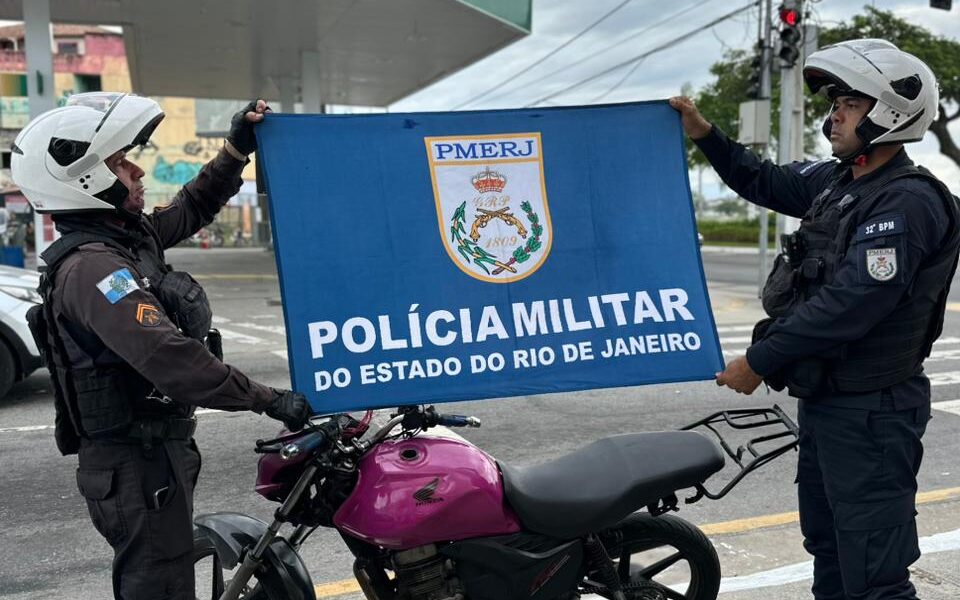 Denúncia de coação a comerciantes em Macaé resulta em perseguição, tiroteio e uma prisão