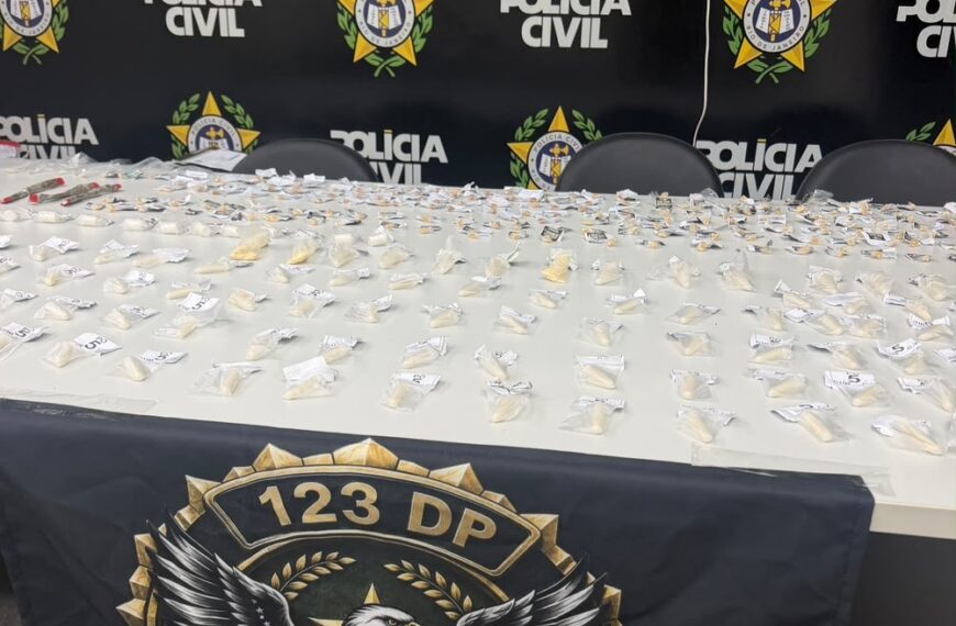 Dois homens foram presos por tráfico de drogas no Parque Aeroporto, em Macaé