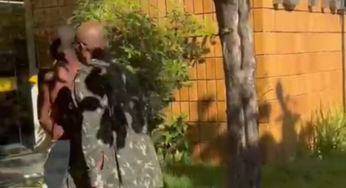 Polícia prende em Campos suspeito de ameaçar companheira em São Diogo