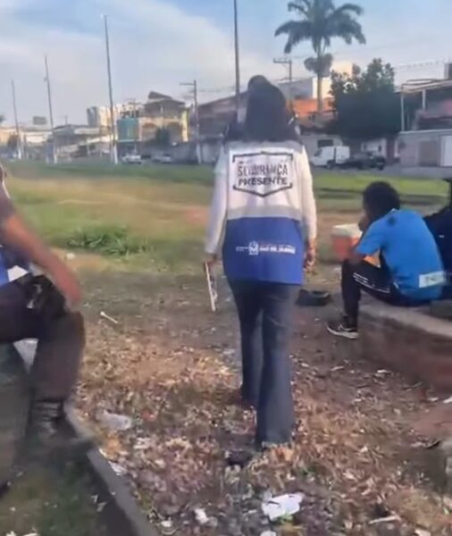 Equipes do Segurança Presente promovem abordagem humanizada no Centro de Macaé