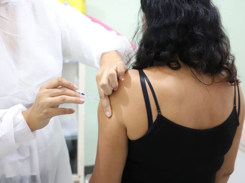Vacinação contra influenza fica disponível também para crianças e adolescentes em Rio das Ostras