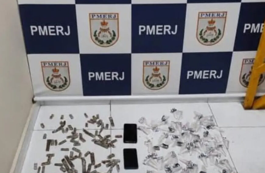 Jovem é preso com mais de 260 porções de drogas em Araruama