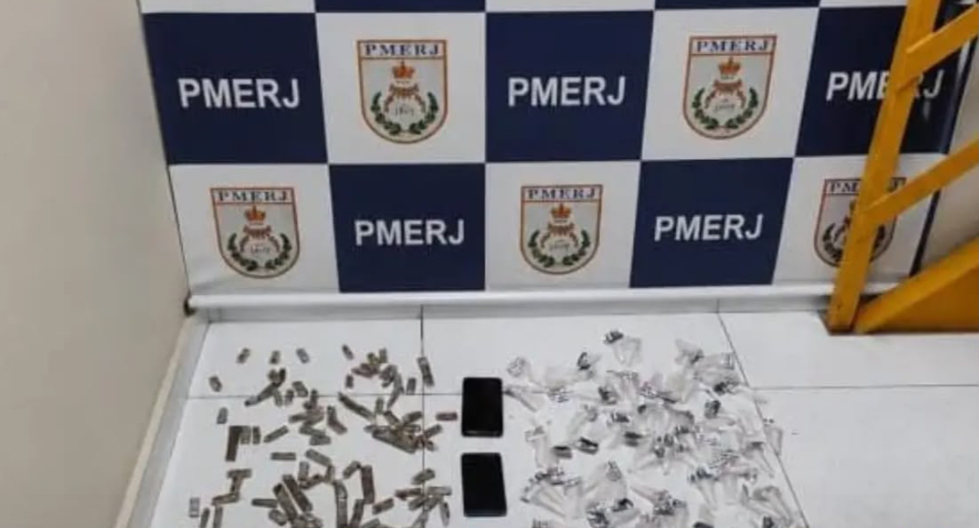 Jovem é preso com mais de 260 porções de drogas em Araruama