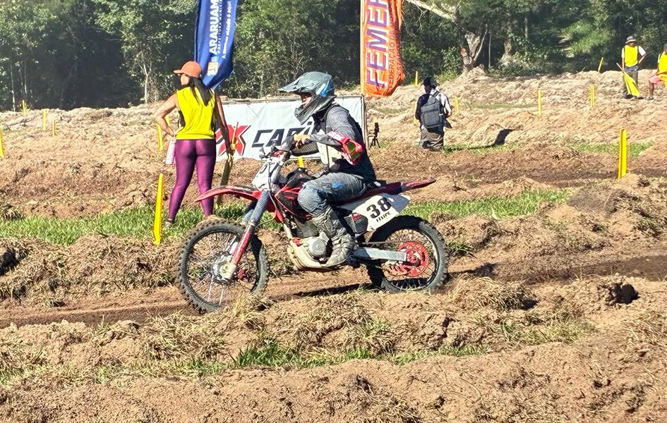 Araruama: Competição de Velocross transforma Morro Grande em palco de grandes disputas