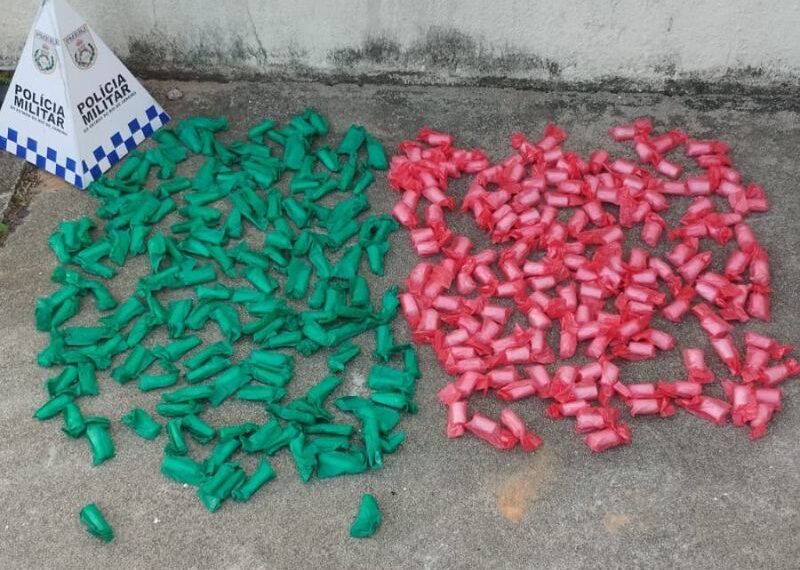 Ação da PM apreende 300 cápsulas de cocaína em Rio das Ostras; ninguém foi preso