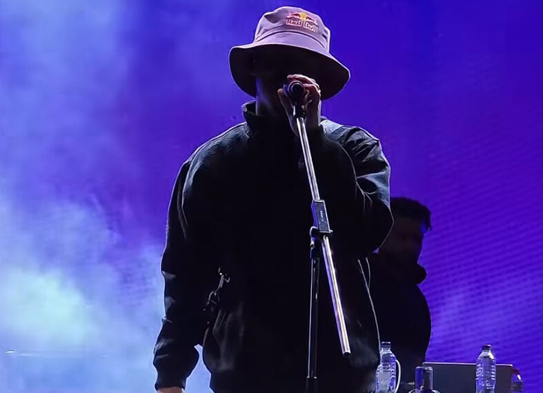 L7nnon agita Iguaba Grande durante abertura da Feira Literária