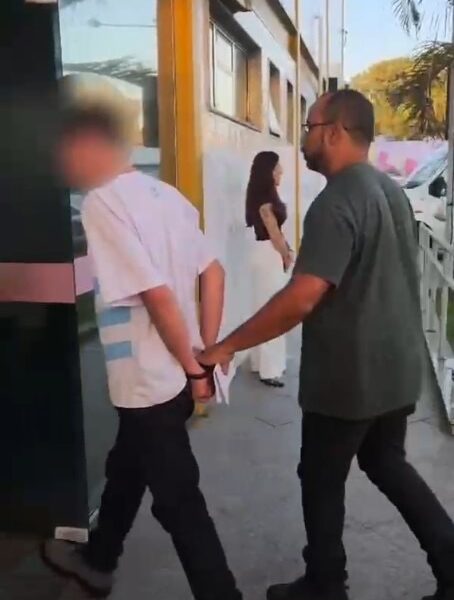 Homem com prisão preventiva por tráfico é localizado e preso em Macaé