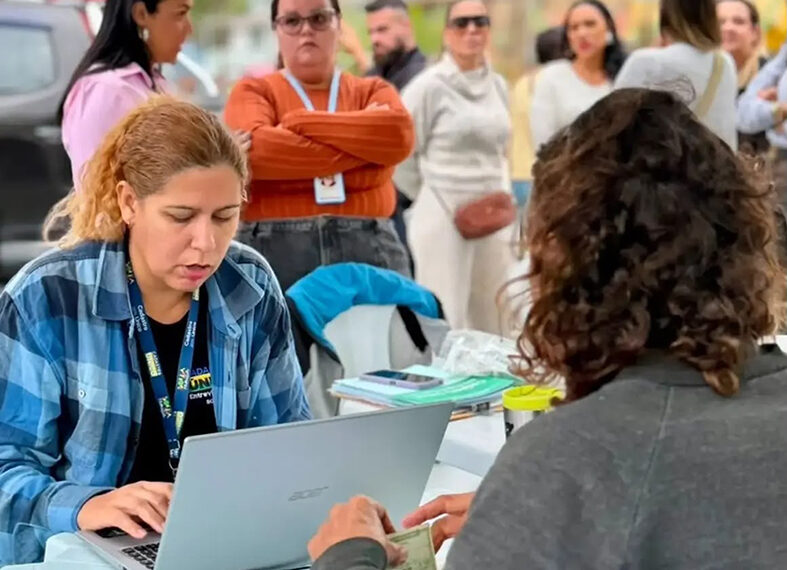 CRAS Itinerante leva serviços gratuitos aos moradores de Monte Alto em Arraial do Cabo