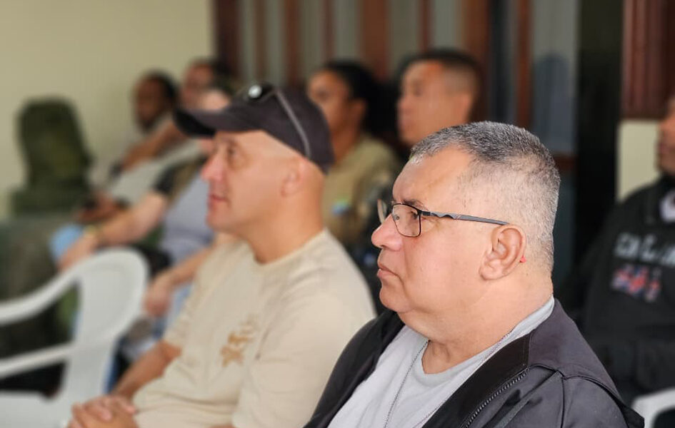 Arraial do Cabo investe em qualificação para proteger trilhas costeiras