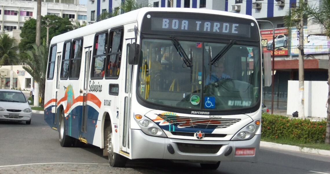 Iguaba Grande motorista da Salineira desvia rota para socorrer passageiro