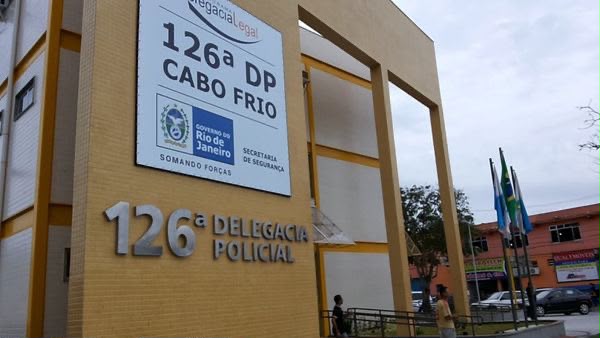 PM prende casal após suspeitos serem encontrados dentro de residência em Unamar