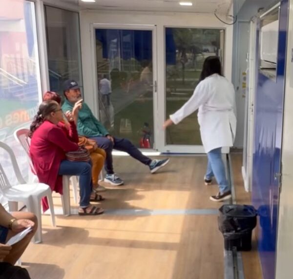 Campos recebe unidade móvel para ampliar acesso a tomografias e ultrassonografias