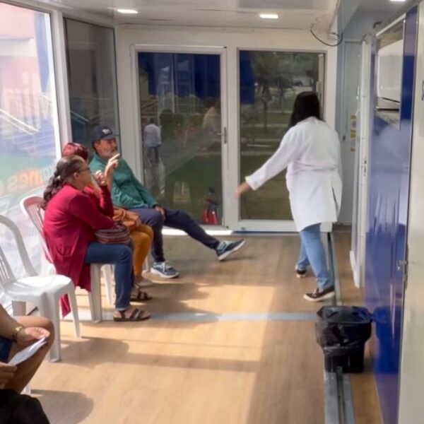 Campos recebe unidade móvel para ampliar acesso a tomografias e ultrassonografias