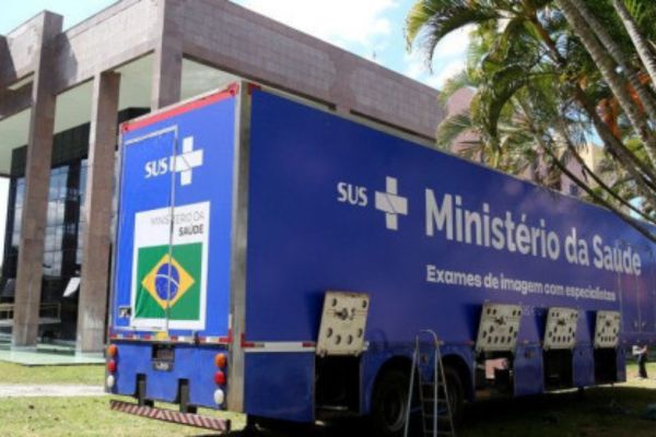 Campos recebe carreta de exames e amplia atendimento especializado na rede pública