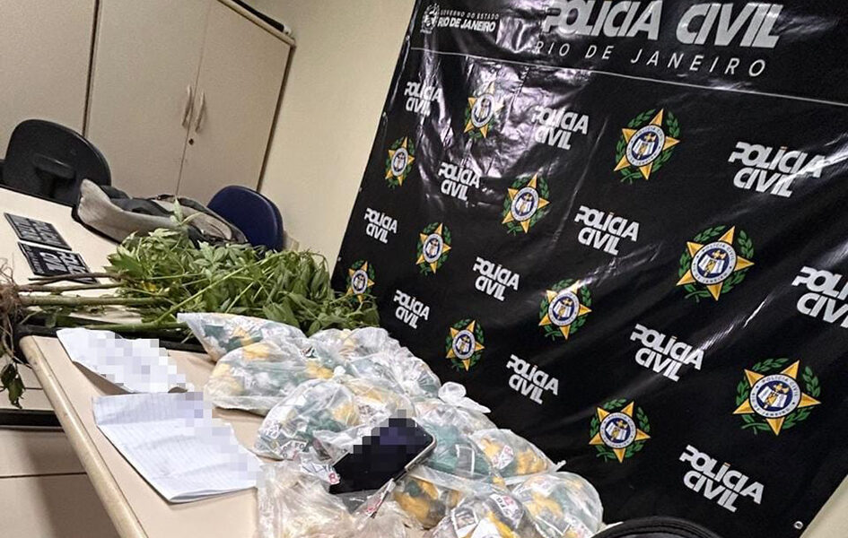 Quatro pessoas são detidas e grande quantidade de cocaína é apreendida em Arraial do Cabo