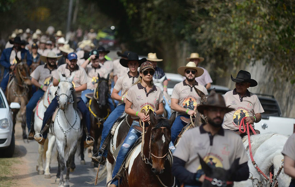 Cavalgada movimenta Manoel Corrêa com tradição, lazer e geração de renda