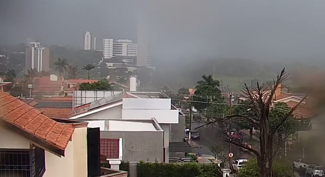 Litoral do Rio entra em alerta para chuva intensa nesta sexta-feira