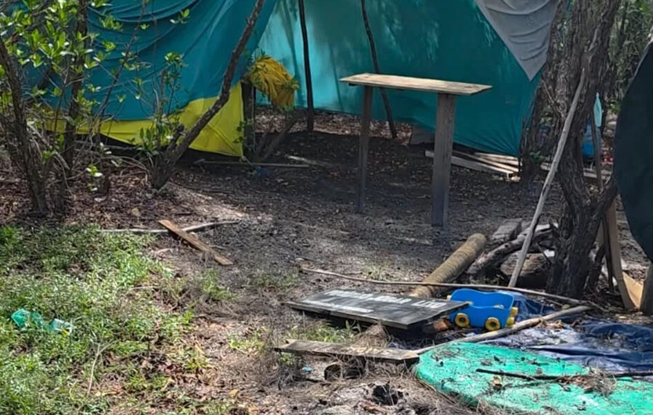 Denúncias levam à retirada de estruturas na Praia do Sudoeste