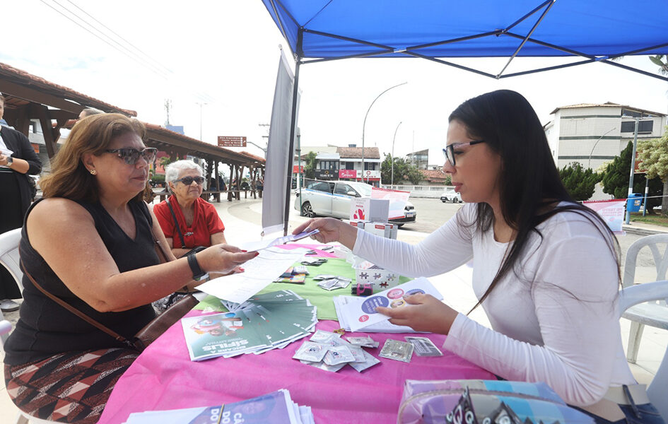 Campanhas Outubro Rosa e Verde levam serviços e orientações à população de Rio das Ostras