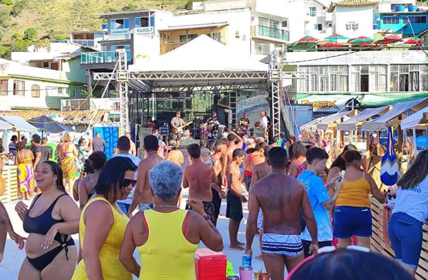 Prainha vira palco da pesca artesanal neste domingo em Arraial