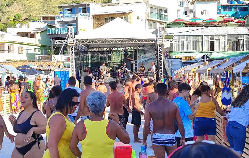 Prainha vira palco da pesca artesanal neste domingo em Arraial