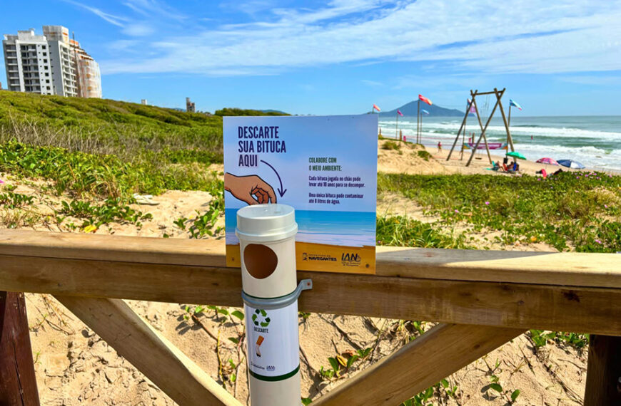 Arraial do Cabo instala coletores para reduzir bitucas de cigarro nas praias