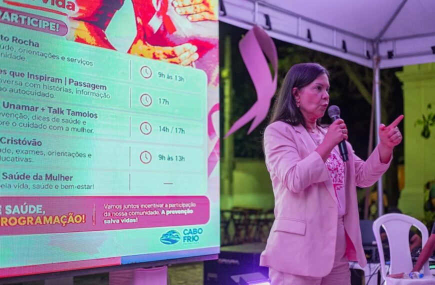 Cabo Frio reúne especialistas e pacientes em noite de emoção pelo Outubro Rosa
